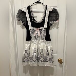 Spirit Black and White Lace Detail
